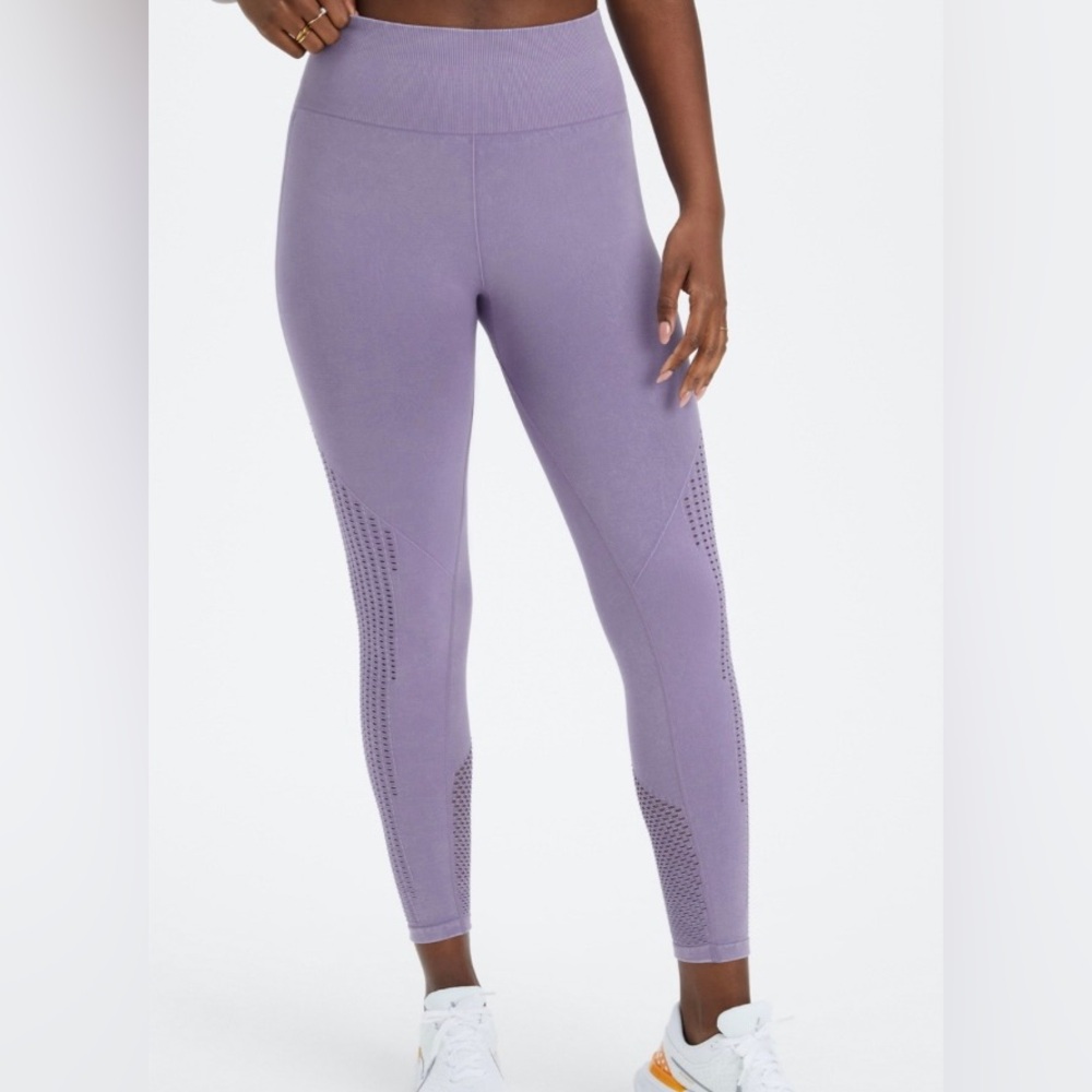Fabletics Sync Seamless High-Waisted 7/8 Legging in Washed Violetta Purple